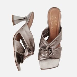 Trina Turk x Vicenza NWT Metallic Knot Mirror Mule Heels, EU 40 / US 9